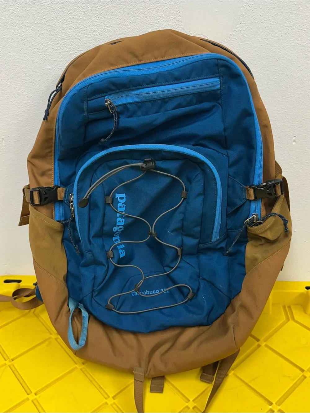 Patagonia Chacabuco 32L Hiking Backpack Big Sur Blue Fits Max 15